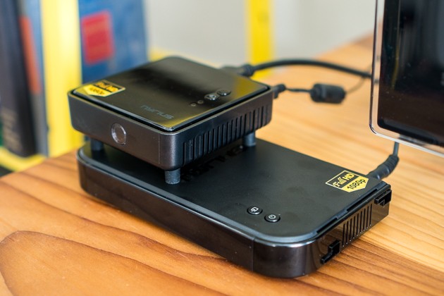 Video projector wireless connectivity